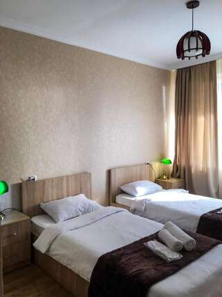 Гостевой дом Family Hotel Kala Местиа Двухместный номер с 1 кроватью и собственной ванной комнатой-8